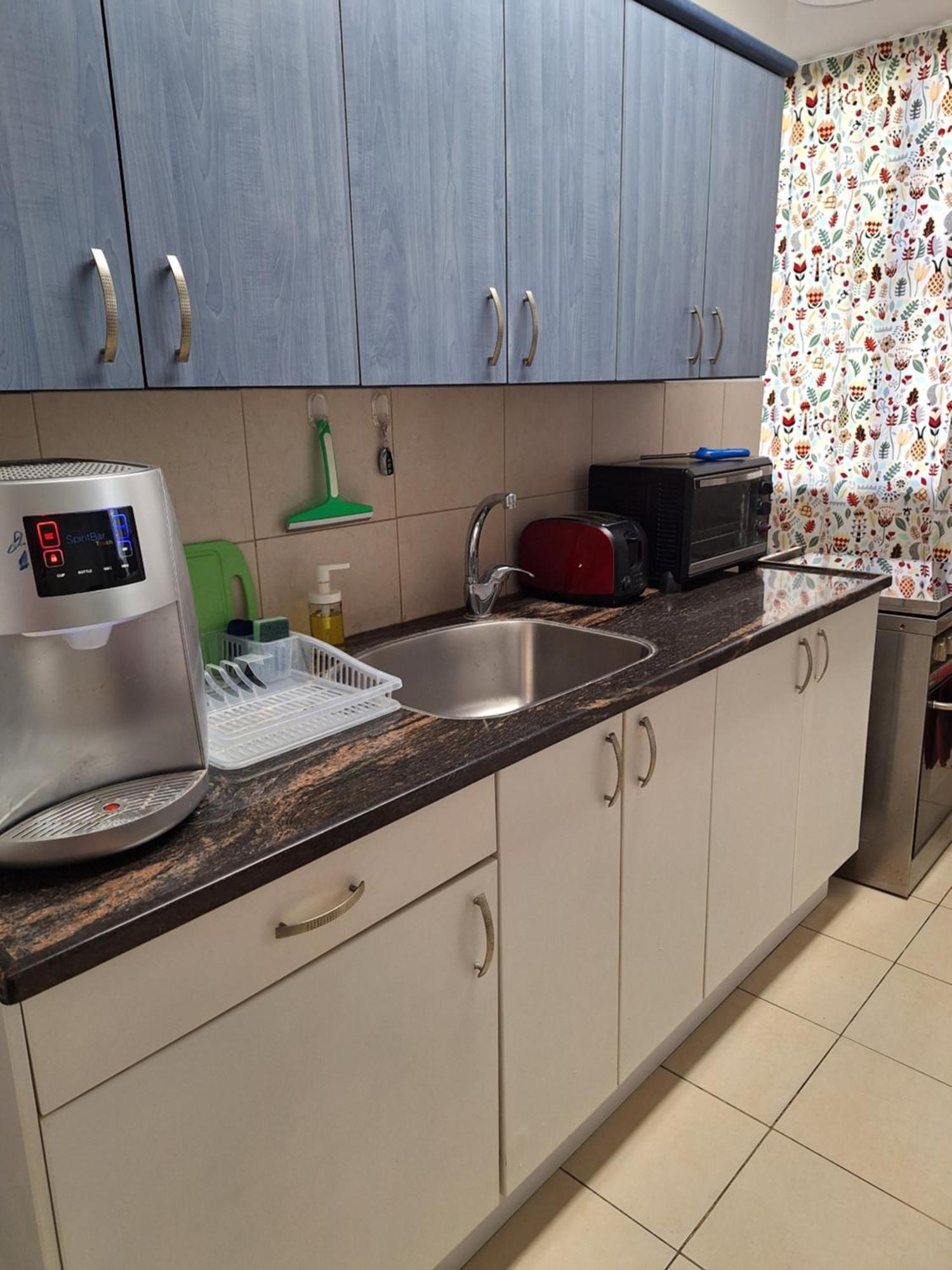 Amazing Apartment For 3 Guests Steps From The Beach Netanja Exterior foto